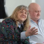 Od lewej siedzą: Pani Alicja Jankiewicz – Prezes Honorowa LFOON-SW, Pan Wojciech Dec - Prezes Zarządu Związku Stowarzyszeń Forum Lubelskich Organizacji Pozarządowych (FLOP)